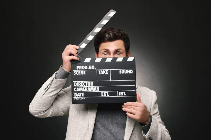 Some famous Canadian actors include Jim Carrey, Ryan Reynolds, and Eugene Levy.