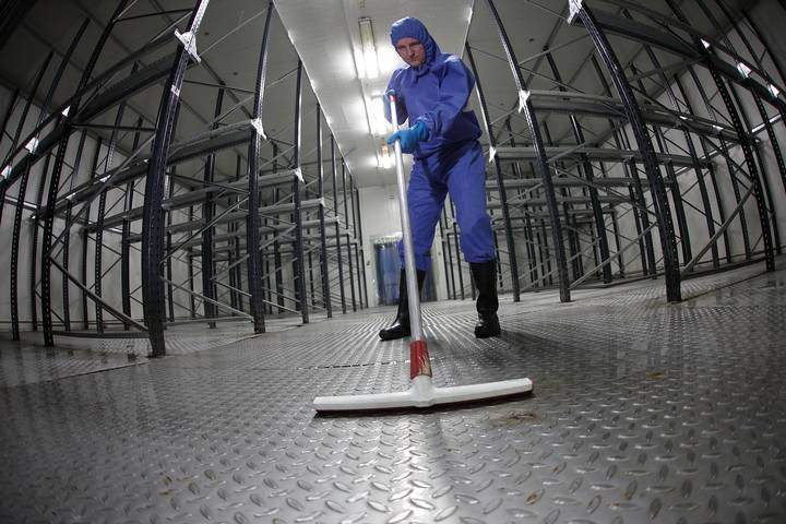 A warehouse needs cleaning services.